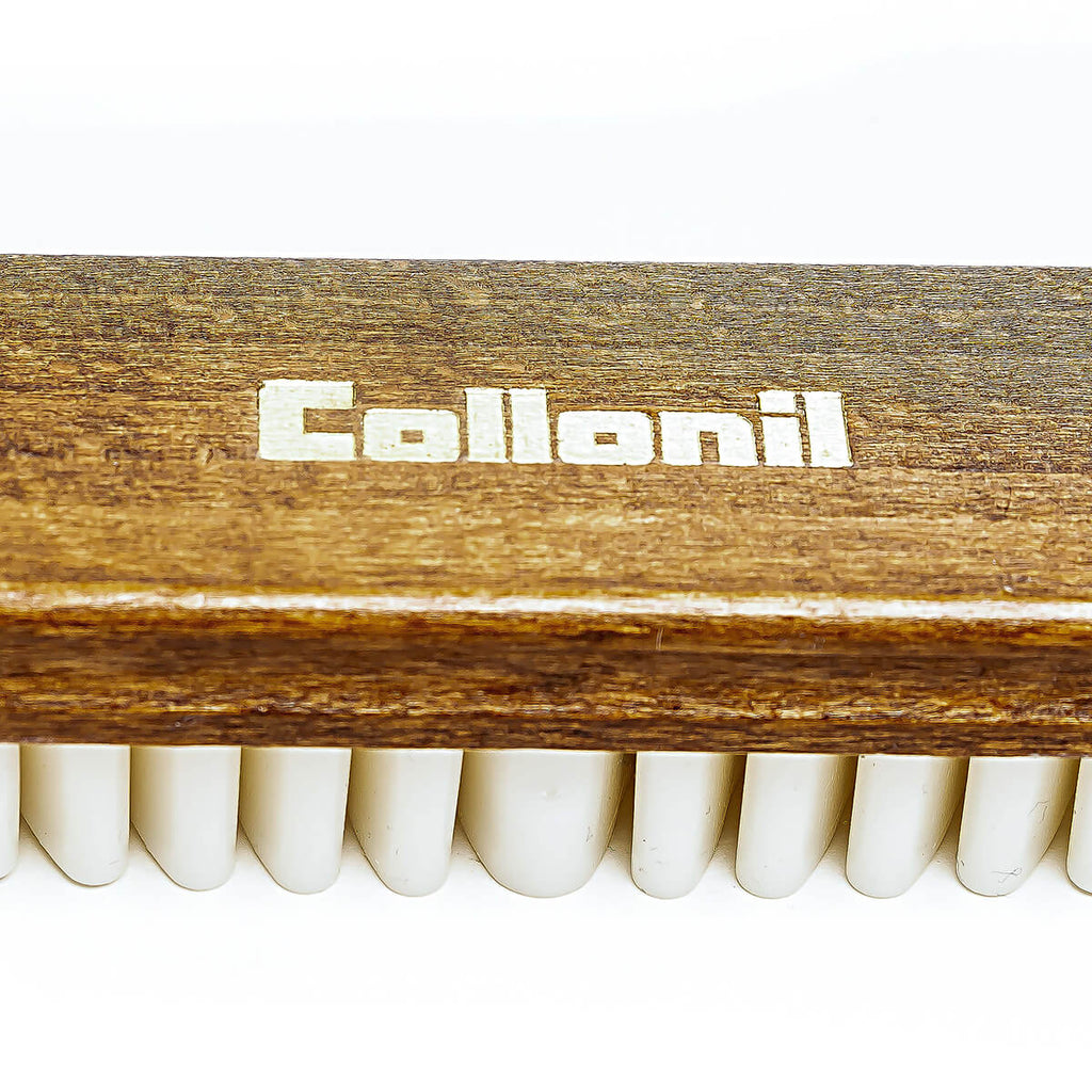 Collonil Velour Boy Szczotka do zamszu detal logo